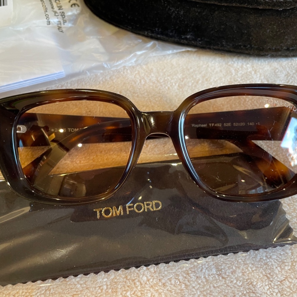 Tom Ford Raphael Sunglasses - Picture 4 of 8